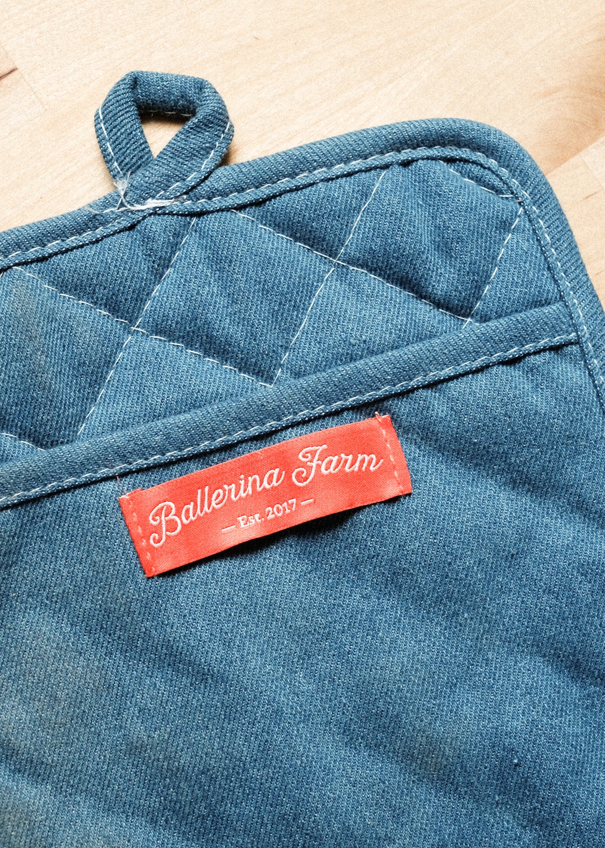 Oven Mitts & Potholder Set - Ballerina Farm